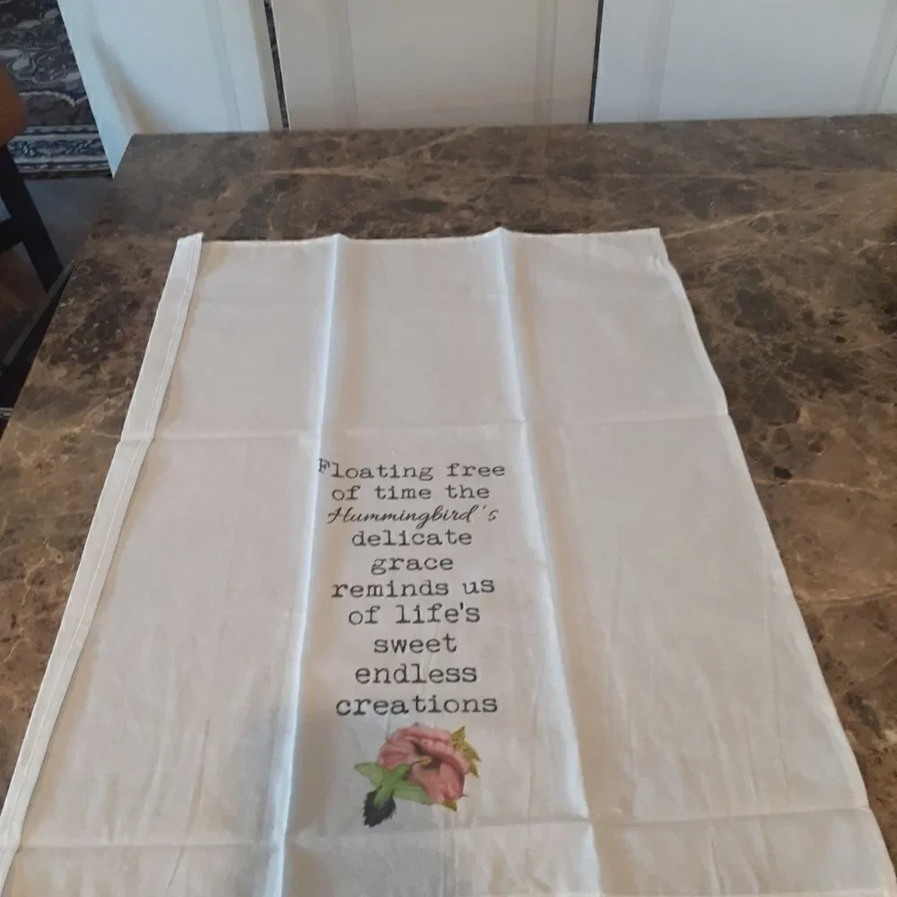 2 pc set of new cotton towels,  Humming bird and apples.‎
